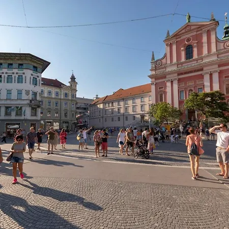 Appartement And Luxurious Beethovnova Ljubljana