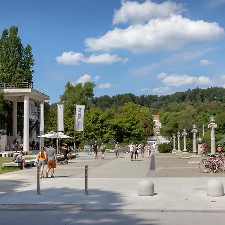 And Luxurious Beethovnova * Ljubljana