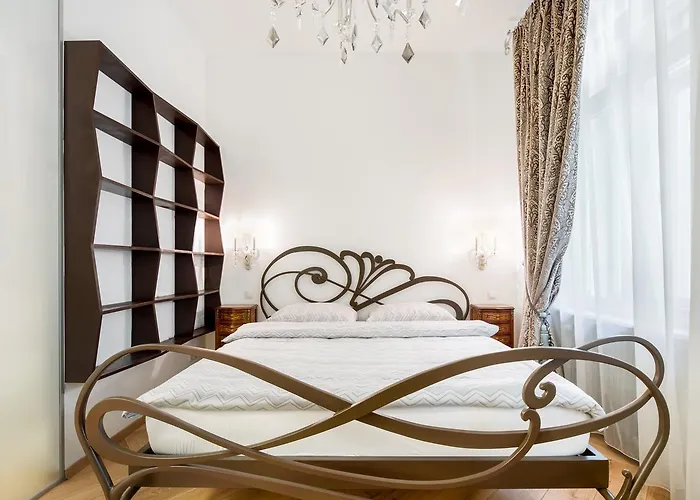 And Luxurious Beethovnova *