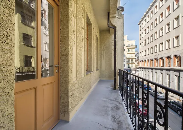 And Luxurious Beethovnova Laibach