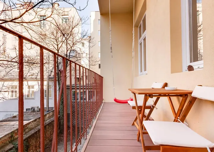 And Luxurious Beethovnova *