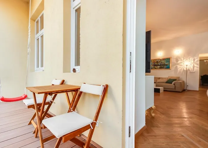 And Luxurious Beethovnova Apartmán