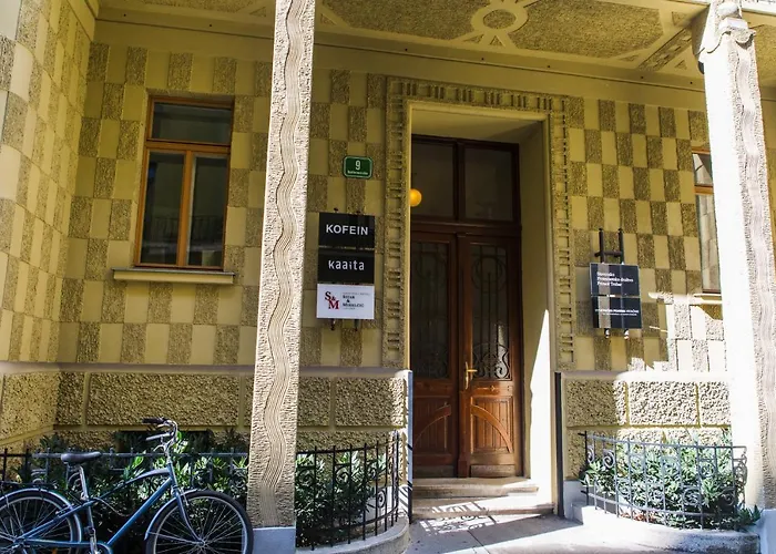 And Luxurious Beethovnova Apartment *