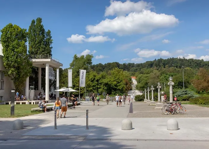 And Luxurious Beethovnova * Liubliana