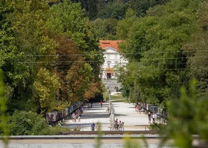 And Luxurious Beethovnova Apartamento Liubliana