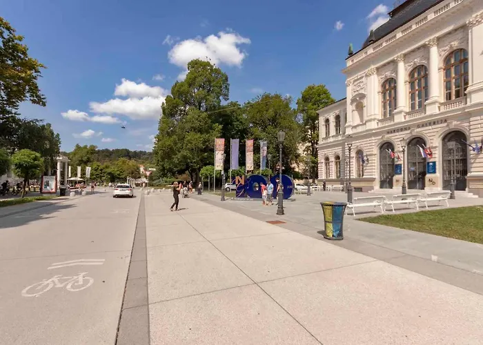 And Luxurious Beethovnova Apartmán Lublaň