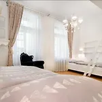 Διαμέρισμα And Luxurious Beethovnova Λιουμπλιάνα