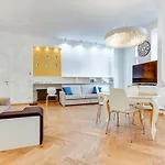 And Luxurious Beethovnova Διαμέρισμα *