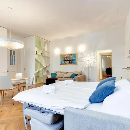 And Luxurious Beethovnova * Ljubljana