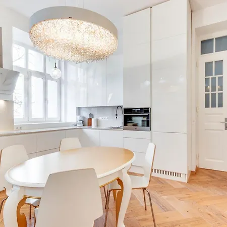 And Luxurious Beethovnova Διαμέρισμα Λιουμπλιάνα